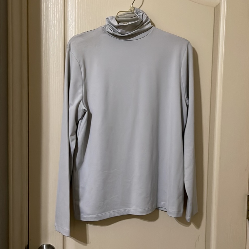 Susan Graver Essentials light gray turtleneck top, size M.
